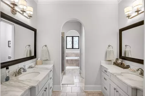 Bath - 1663 Marie Loop, Auburn, AL 36830 photo 1 of 8