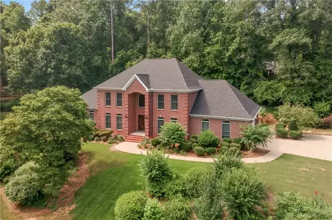 202 Asheton Ln, Auburn, AL 36830