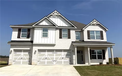 2931 Wyndham Village Dr, Opelika, AL 36804