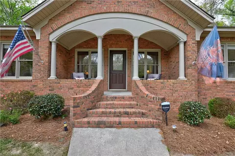 865 E University Dr, Auburn, AL 36830