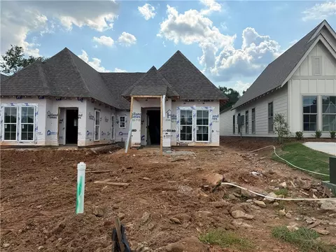 1050 Hunters Way, Opelika, AL 36801