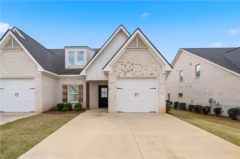 614 Thornberry Dr, Auburn, AL 36830