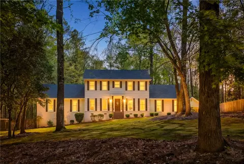 2515 Middle Brook Ln, Auburn, AL 36832
