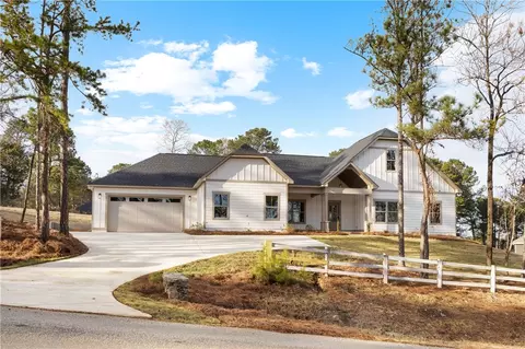 1043 Lee Road 315, Smiths Station, AL 36877