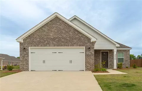 2058 Superior Dr, Opelika, AL 36804