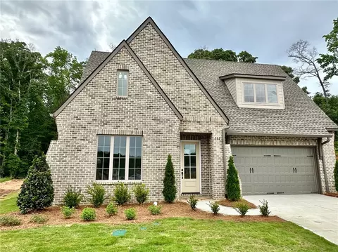 588 Glenview Ct, Auburn, AL 36830