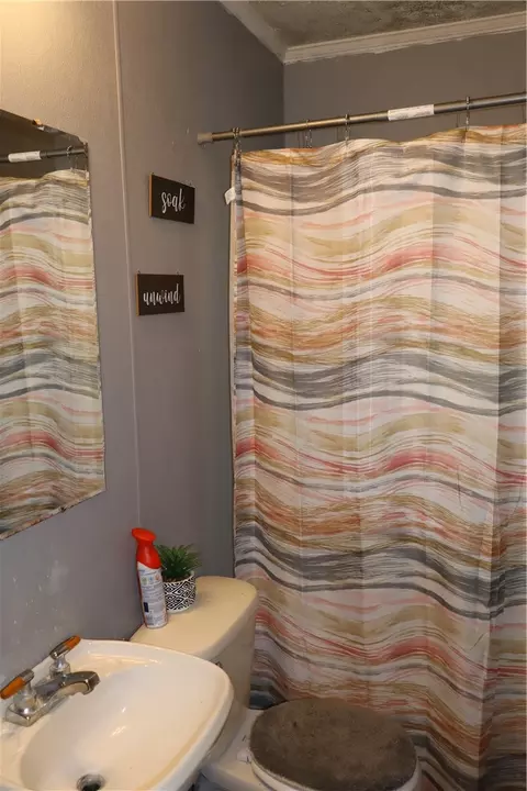 Bath - 920 Fortner St, Dothan, AL 36301 photo 1 of 2