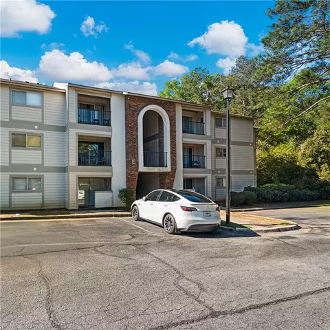 601 N Gay St #E302, Auburn, AL 36830