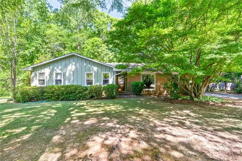 1344 Peachtree Cir, Auburn, AL 36830