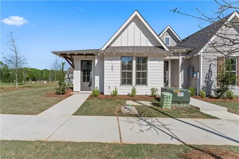 107 Summer St, Opelika, AL 36801