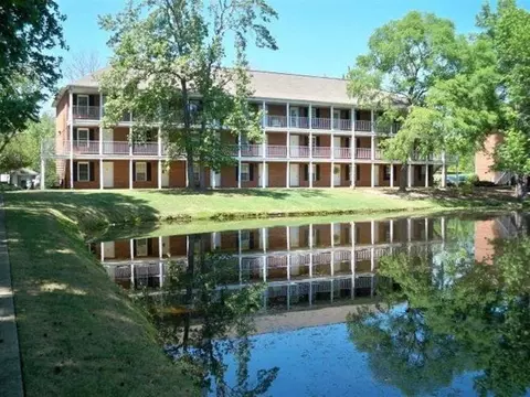 152 University Dr #D101, Auburn, AL 36832