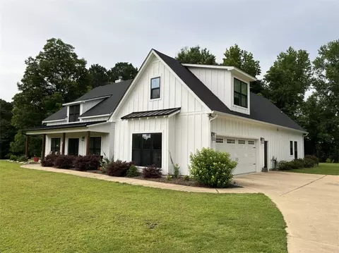 4636 Sandhill Rd, Auburn, AL 36830