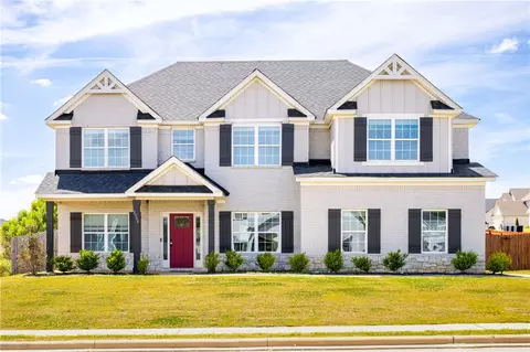 2904 Wyndham Ln, Opelika, AL 36804