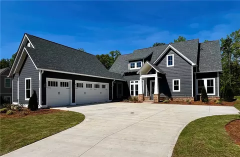 3236 Turkey Hill Cir, Opelika, AL 36801