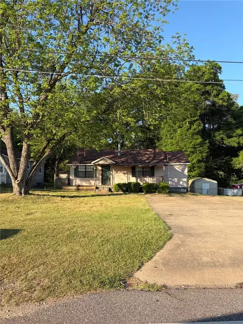 931 River Rd, Valley, AL 36854