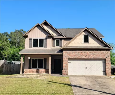 129 Mill Creek Dr, Smiths Station, AL 36877