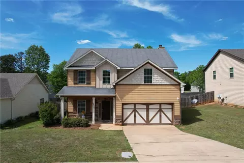 1804 Foxfire Ln, Opelika, AL 36804