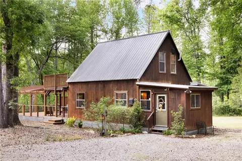 81 Forest Rd, Notasulga, AL 36866