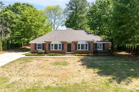 115 N Cedarbrook Dr, Auburn, AL 36830