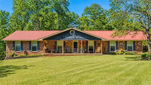 1024 Trail Sts, Valley, AL 36854