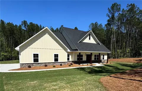 219 Lee Road 334, Salem, AL 36874