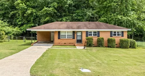 301 Ballard Ave, Opelika, AL 36804