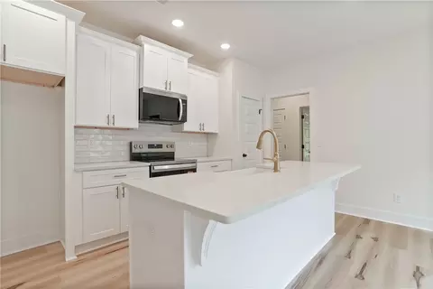 37 Crossing Ct W, Valley, AL 36854