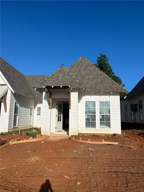 1026 Hunters Way, Opelika, AL 36801