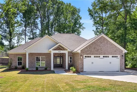 5509 Summerville Rd, Phenix City, AL 36867