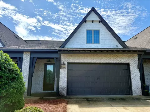 1690 W Farmville Rd, Auburn, AL 36830