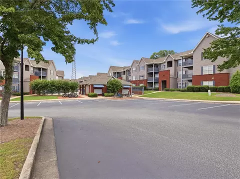 1114 S College St S #10-303, Auburn, AL 36830