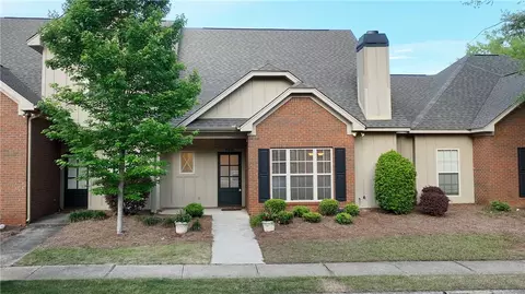1630 Academy Dr #608, Auburn, AL 36830