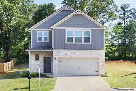 743 Lismore Dr, Opelika, AL 36804