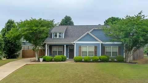 2437 Waterstone Cir, Auburn, AL 36832