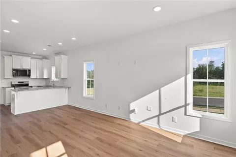 Living - 1002 Twin Ln, Valley, AL 36854 photo 1 of 3