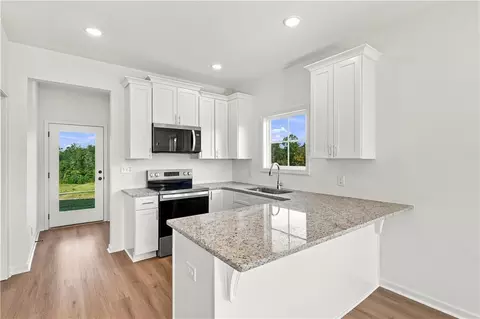 Kitchen - 1002 Twin Ln, Valley, AL 36854 photo 1 of 1