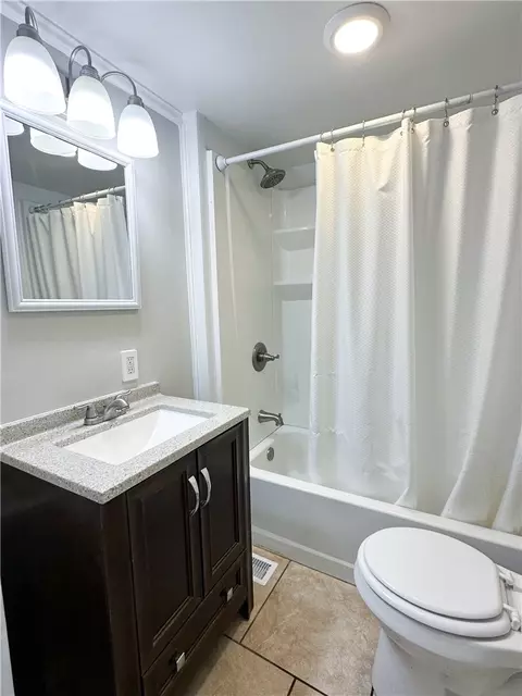 Bath - 209 Combs St, Valley, AL 36854 photo 1 of 2