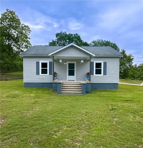 209 Combs St, Valley, AL 36854