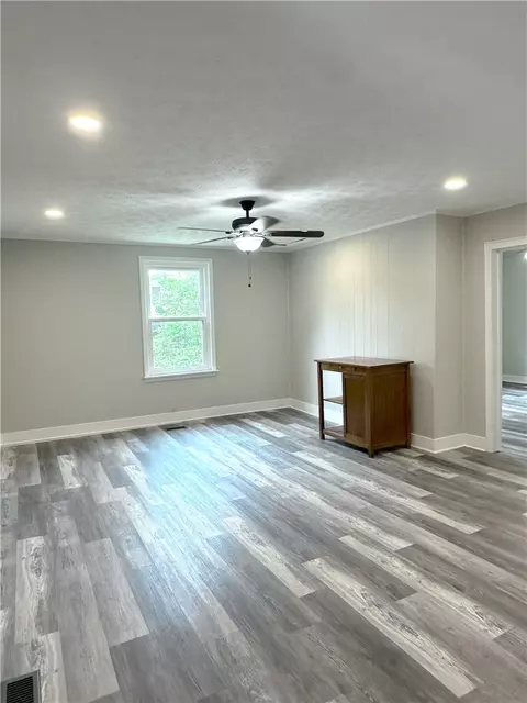 Living - 209 Combs St, Valley, AL 36854 photo 1 of 4
