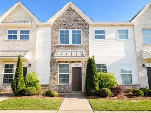 3855 Academy Dr #303, Opelika, AL 36801