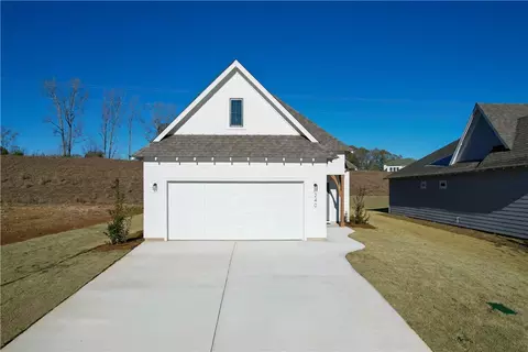 35 Crossing Ct W, Valley, AL 36854