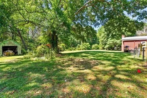 Exterior - 1612 33rd St, Valley, AL 36854 photo 2 of 4