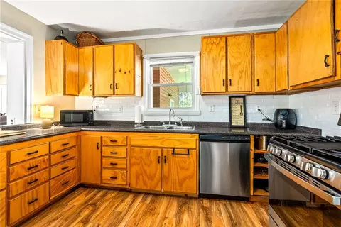 Kitchen - 1612 33rd St, Valley, AL 36854 photo 1 of 2