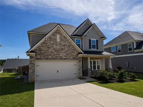 190 Red Oak Pl, Smiths Station, AL 36877