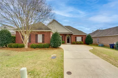 1739 Vfw Rd, Auburn, AL 36832