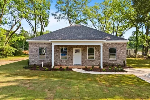 923 Holmes Ave, Auburn, AL 36832
