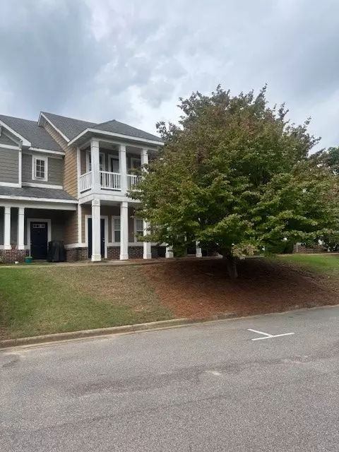 1957 Wire Rd #12, Auburn, AL 36830