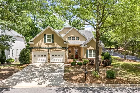 1812 Hillbrook Cir, Auburn, AL 36830