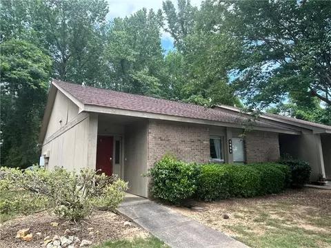 1051 Stonegate Dr #A, Auburn, AL 36832