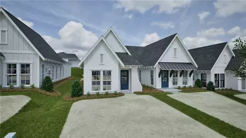 1041 Hunters Way, Opelika, AL 36801